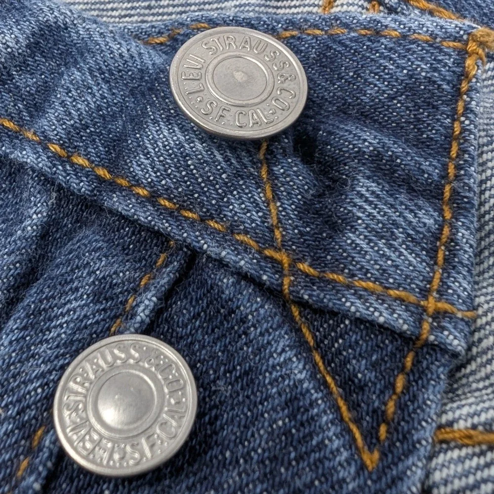 Levi's Men's 501 Straight Leg Jeans 40x30‎ Medium Wash Button Fly Classic Denim